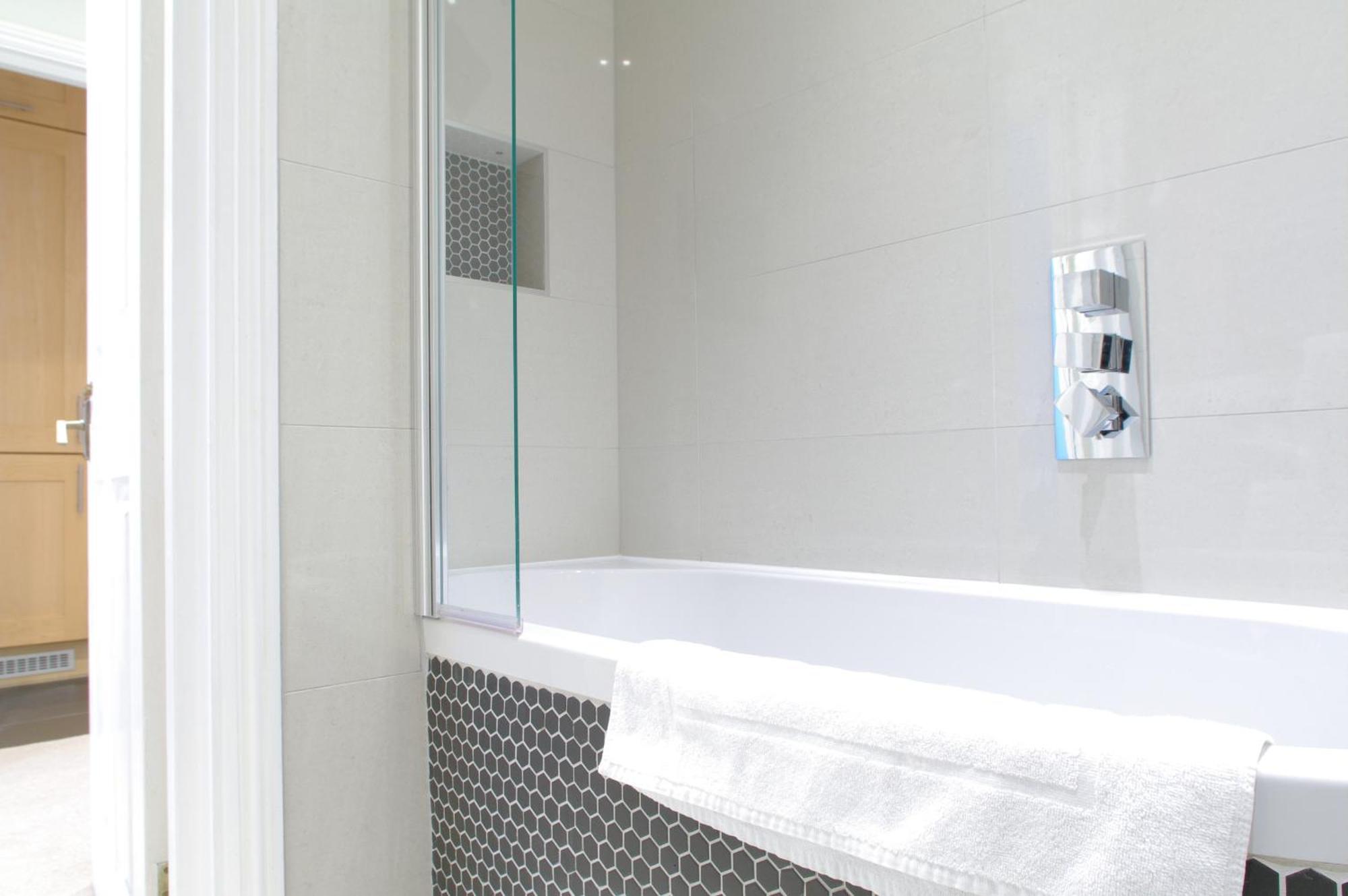 Covent Garden Superior Two Bedroom Aparment on Strand Londen Buitenkant foto