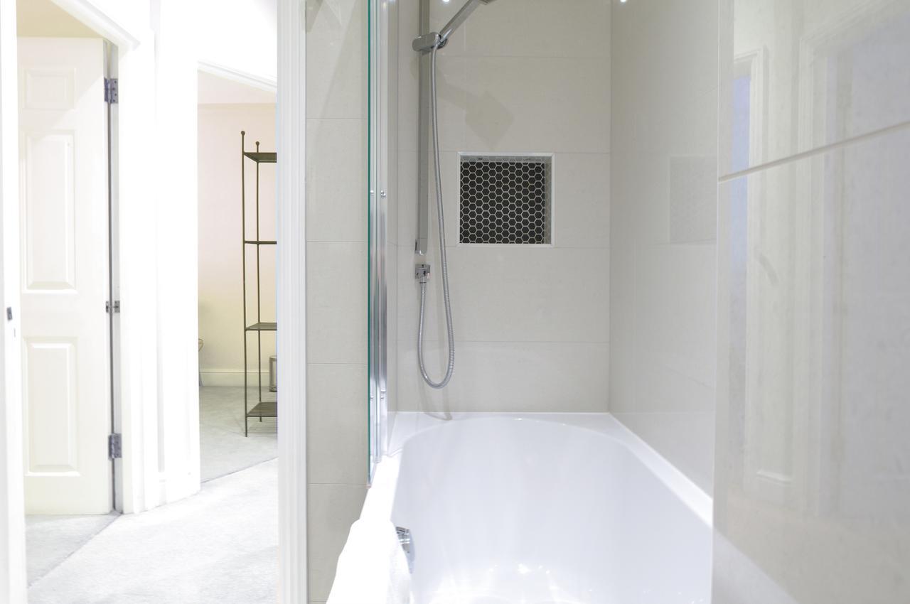 Covent Garden Superior Two Bedroom Aparment on Strand Londen Buitenkant foto
